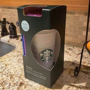 Starbucks 4 out of 5 confetti color changing cups